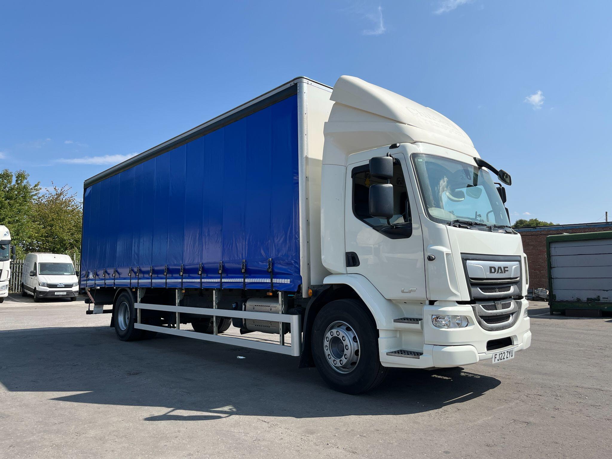 DAF LF 260 18T Curtainside with Tuckaway Tail Lift FJ22ZYU